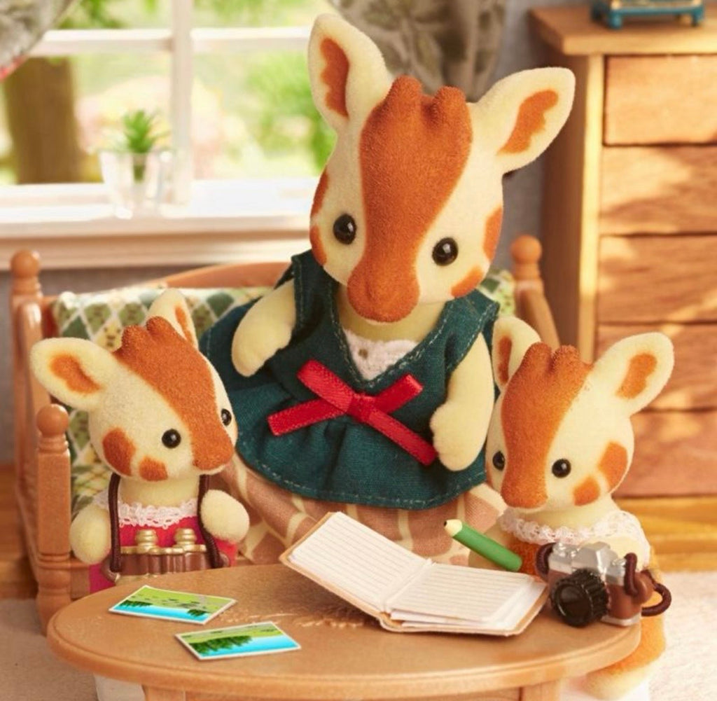 Sylvanian Families - Highbranch Giraffe Family 5639