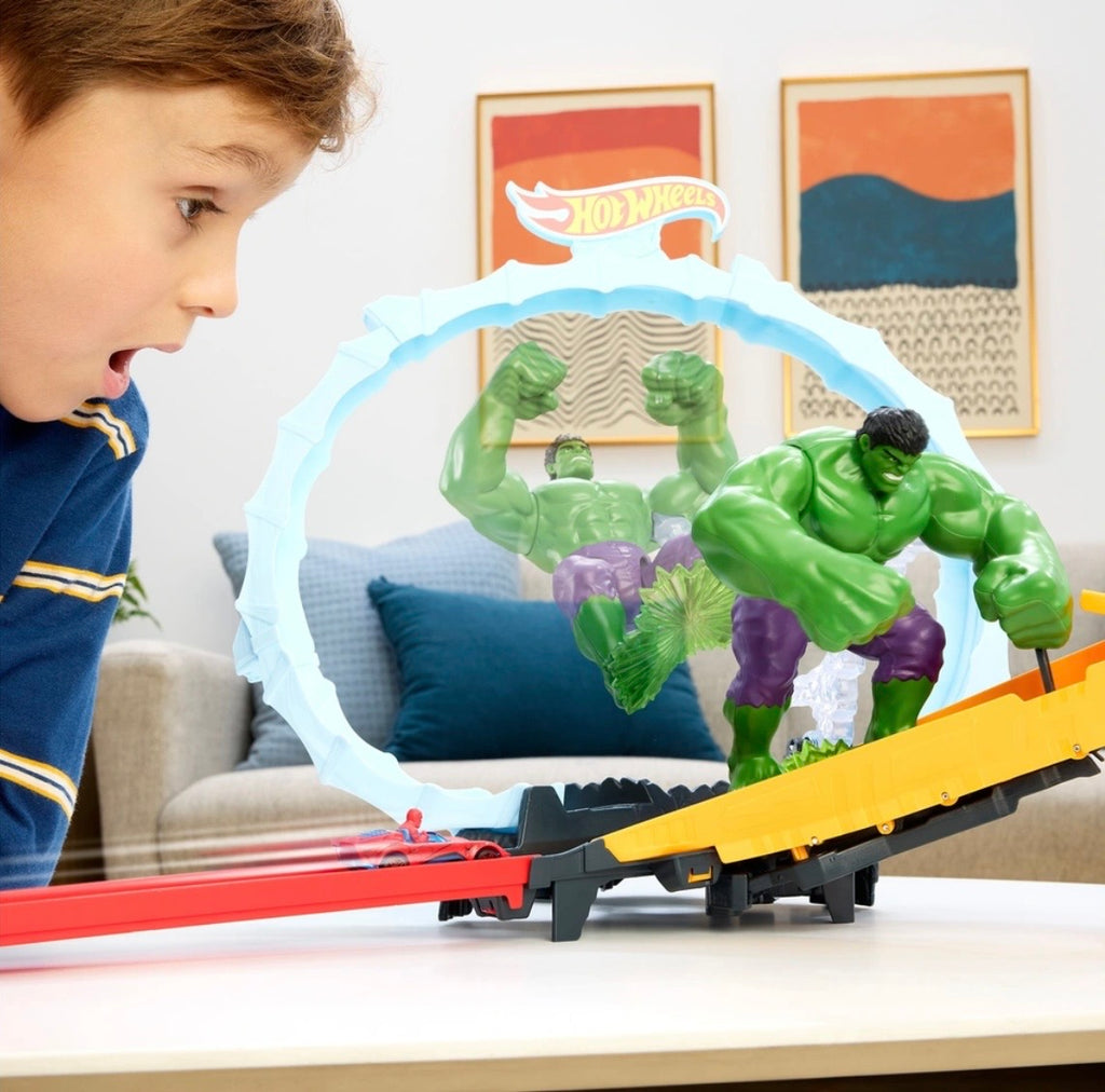 Hot Wheels Superstar Speeders Spiderman & Hulk Smashdown Track Set