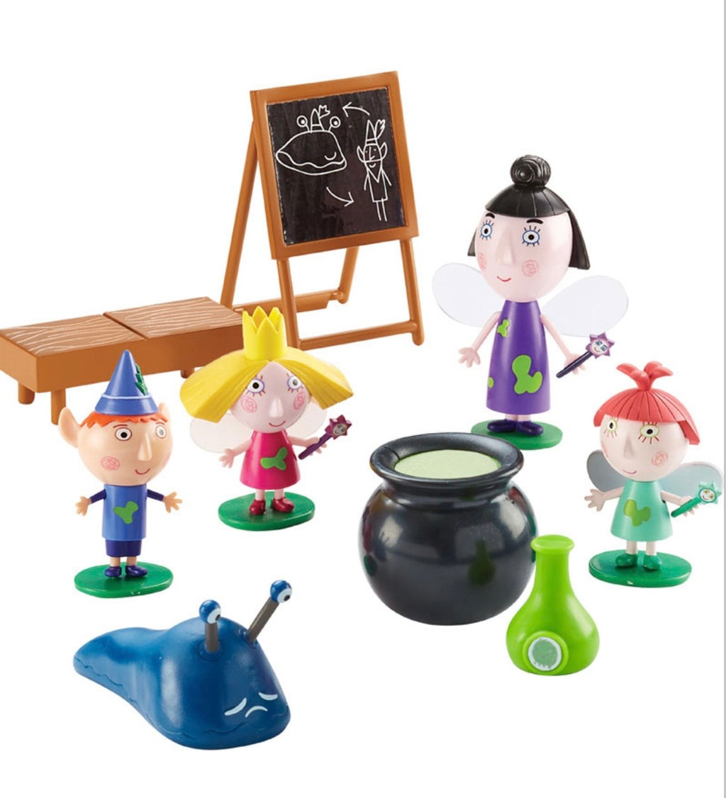 Ben & Hollys Little Kingdom Hollys Potion Classroom