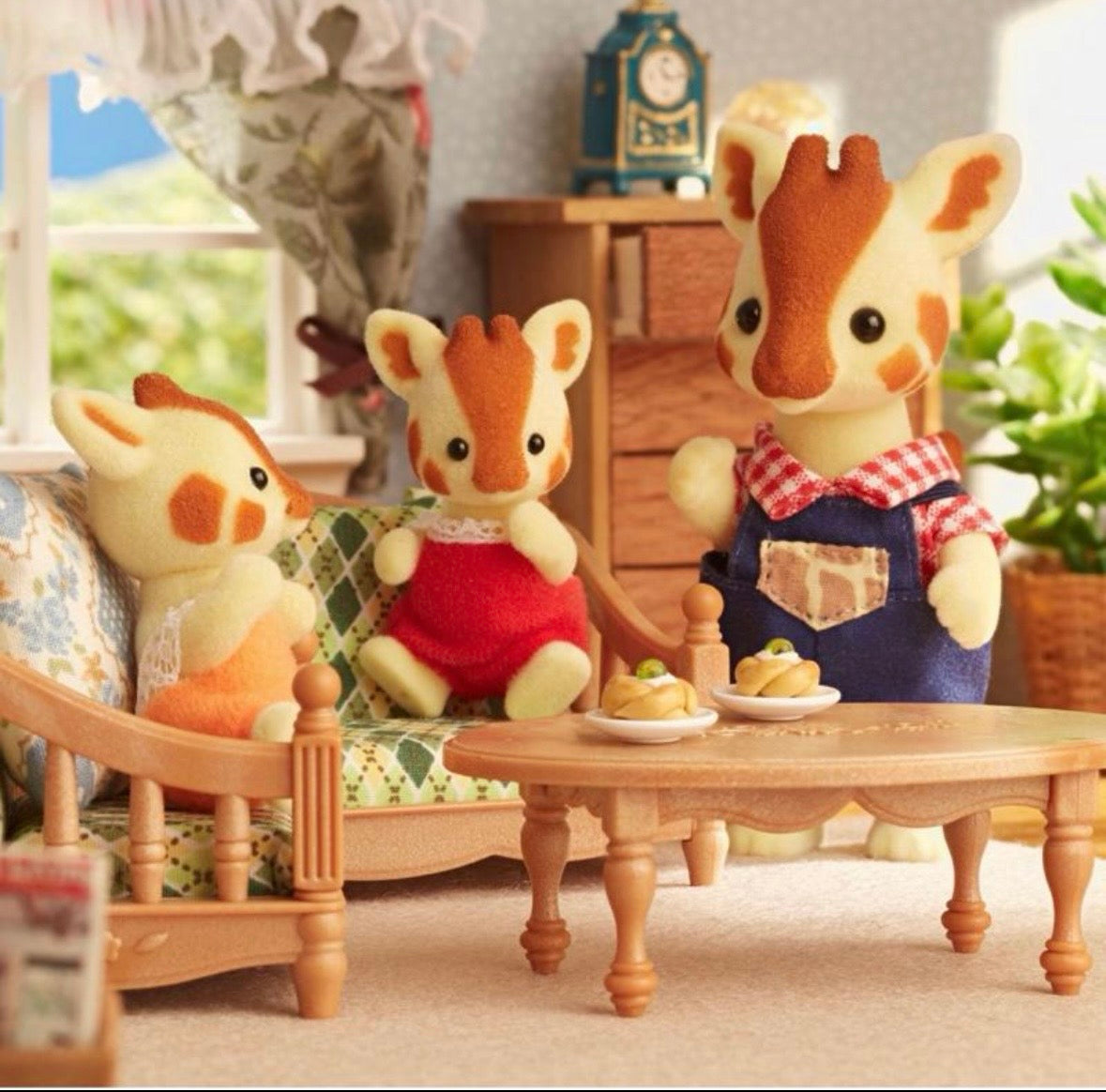 Sylvanian Families - Highbranch Giraffe Family 5639